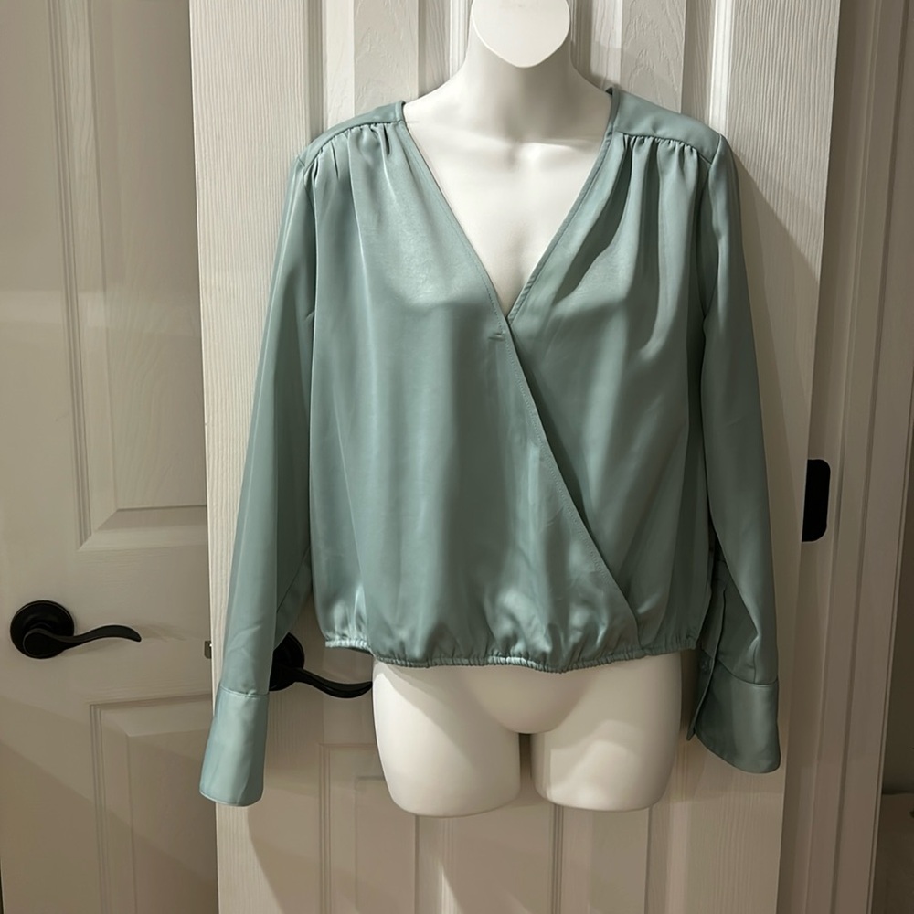A new day size medium women’s blouse